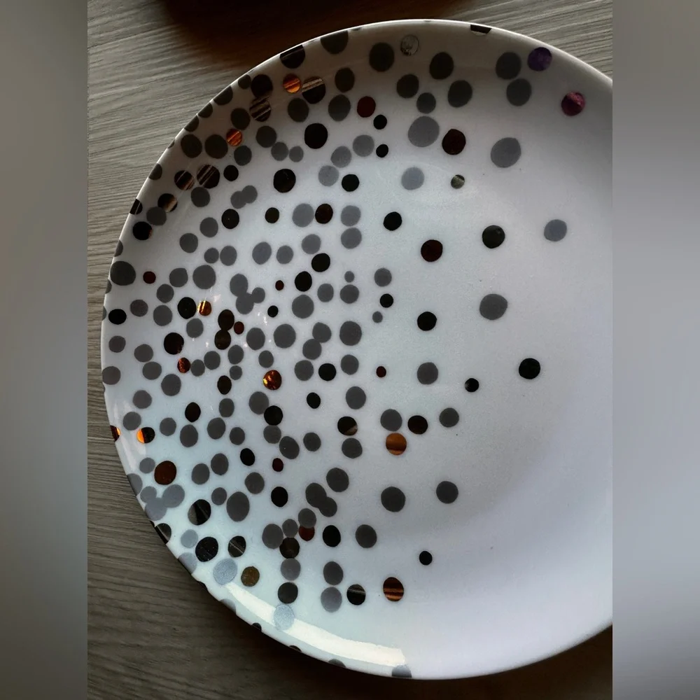 NEW RARE! Set/4 Crate & Barrel Metallic Dot Salad Appetizer Dessert Dishes Plate